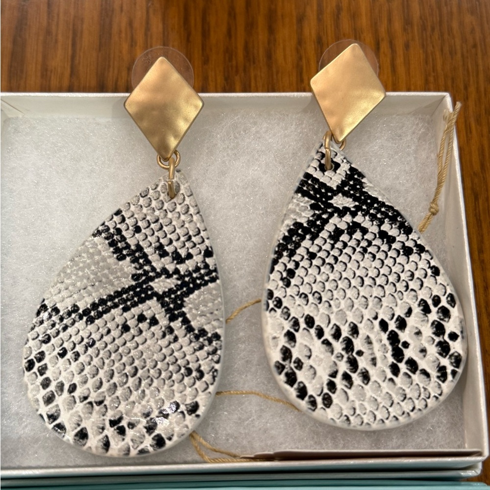 Park Lane Gold and Black Teardrop Earrings